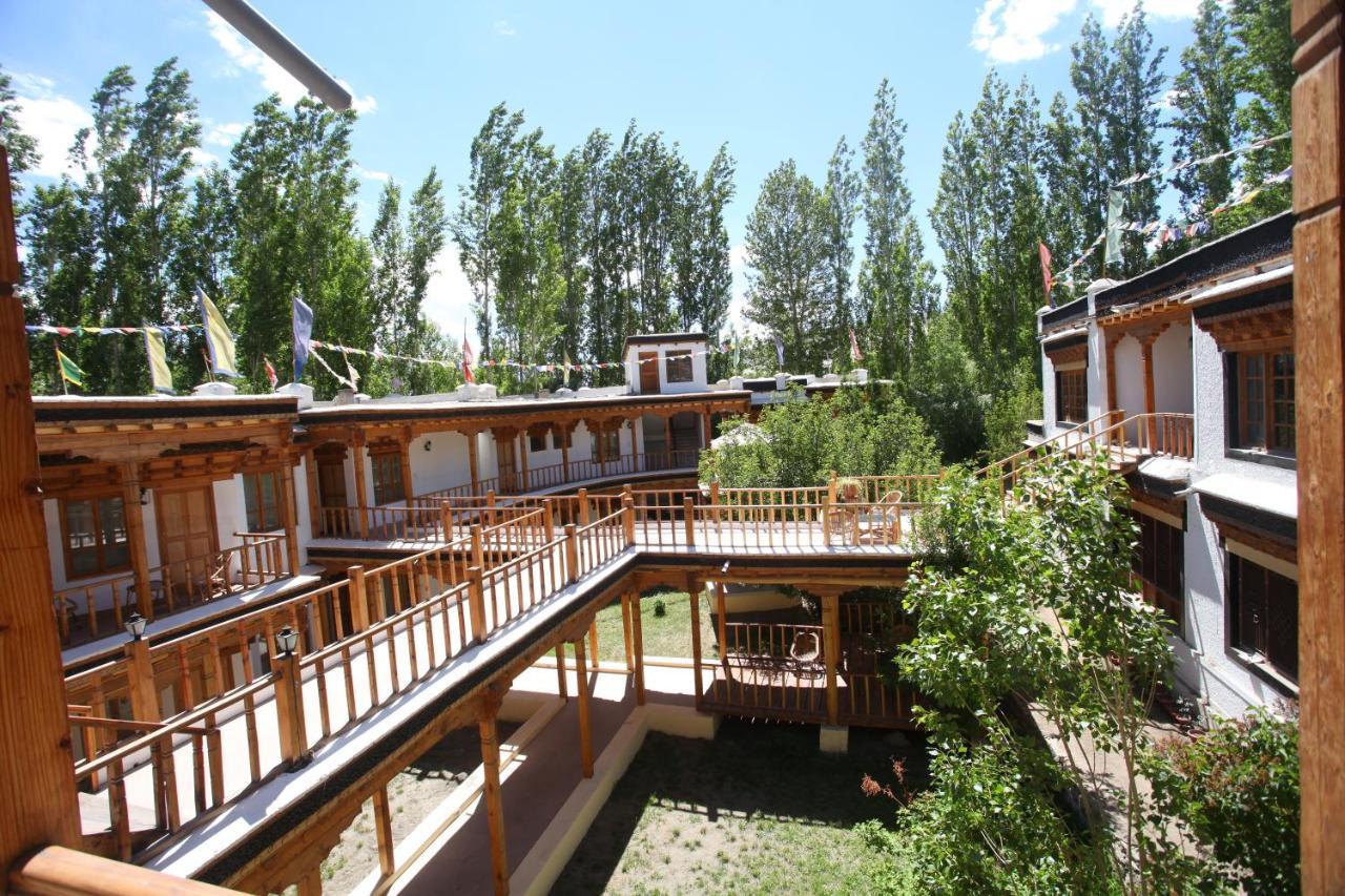 Lha-Ri-Sa Resort ليه المظهر الخارجي الصورة
